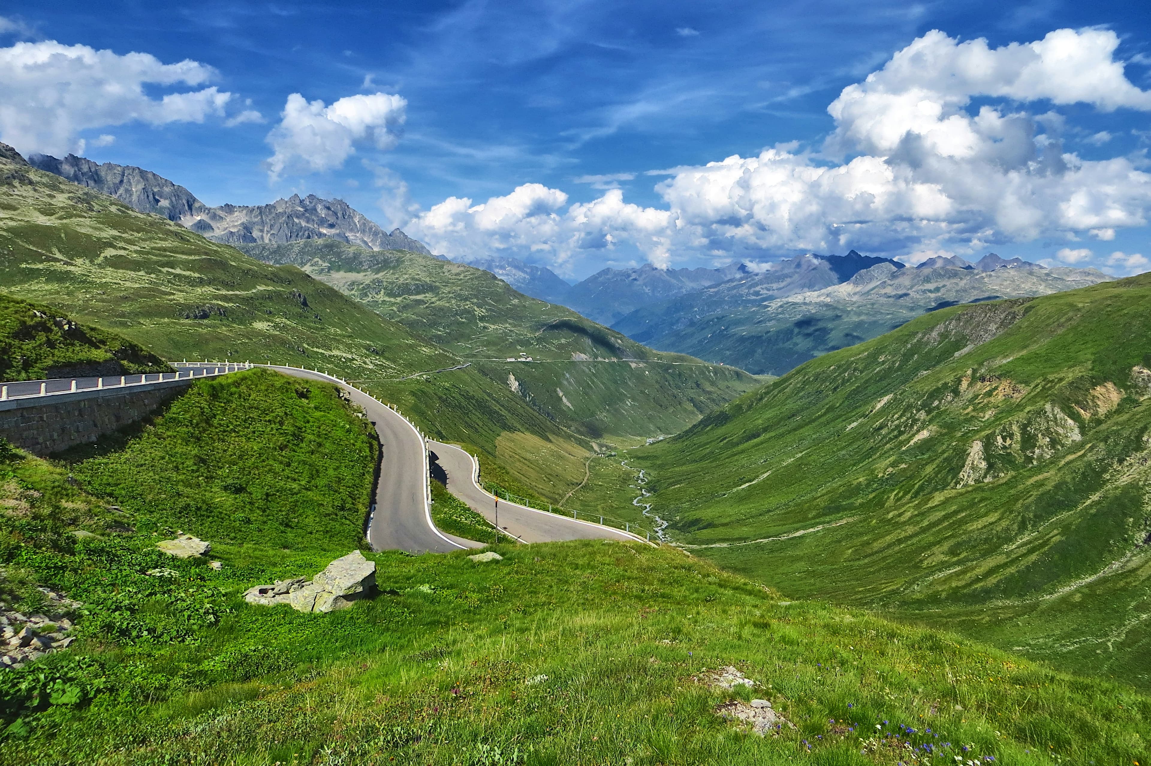 E-Grand Tour Schweiz: Den Elektro-Roadtrip Stopp für Stopp planen