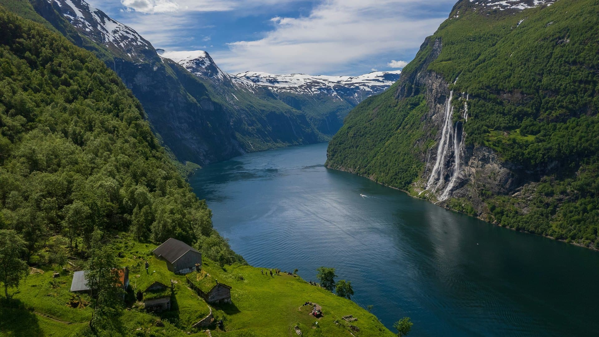 Seven days in the Norwegian fjords, planned around the chargers